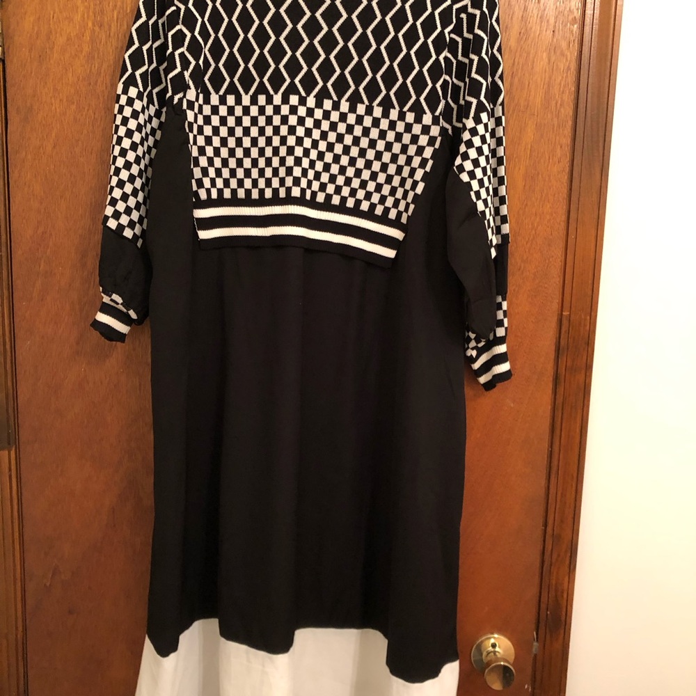 Boutique J Renee Sweater top button flowy dress.